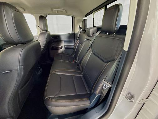 Avalanche 2023 Ford Maverick Lariat Advanced