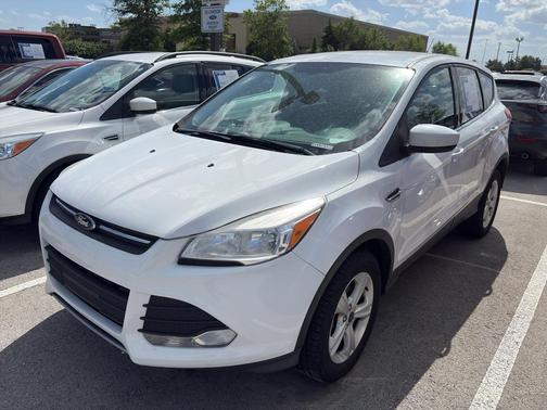 Oxford White 2016 Ford Escape SE