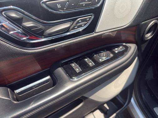 Silver Radiance 2020 Lincoln Navigator Reserve