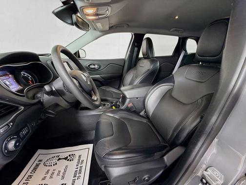 2022 Jeep Cherokee Latitude Lux