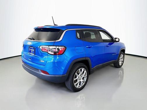 Laser Blue 2022 Jeep Compass Latitude Lux