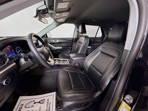 Agate Black Metallic 2023 Ford Explorer XLT
