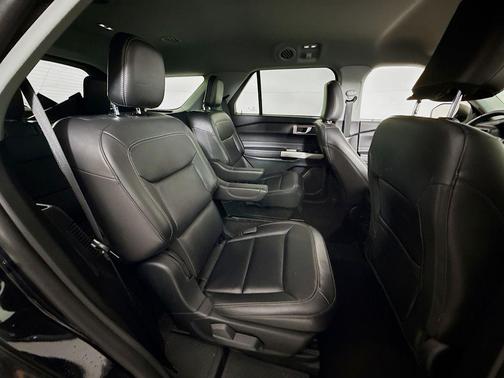 Agate Black Metallic 2023 Ford Explorer XLT