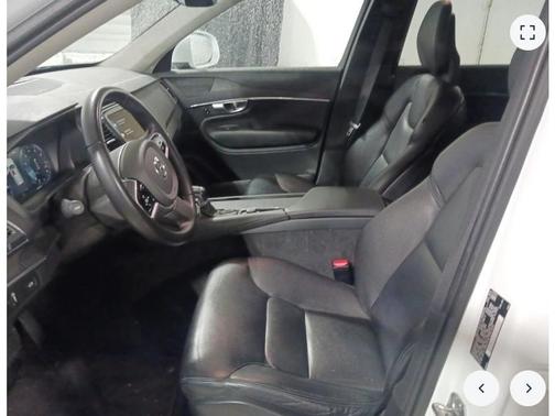 2020 Volvo XC90 T6 Momentum 6 Passenger