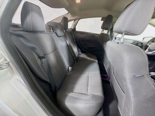 Ingot Silver Metallic 2019 Ford Fiesta SE