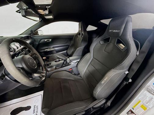 2017 Ford Shelby GT350 Base