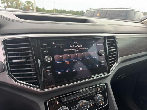 Platinum Gray Metallic 2019 Volkswagen Atlas 3.6L SEL