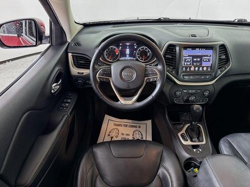 Deep Cherry Red Crystal Pearlcoat 2016 Jeep Cherokee Limited