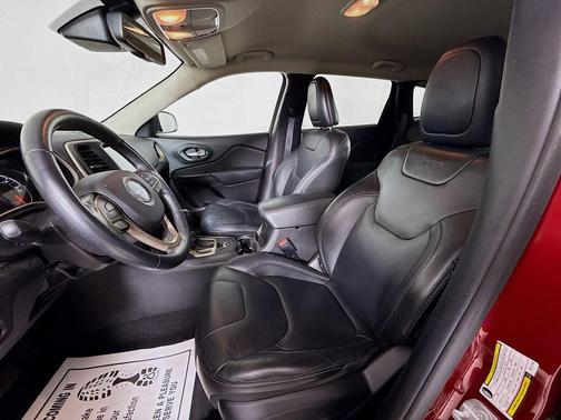 Deep Cherry Red Crystal Pearlcoat 2016 Jeep Cherokee Limited