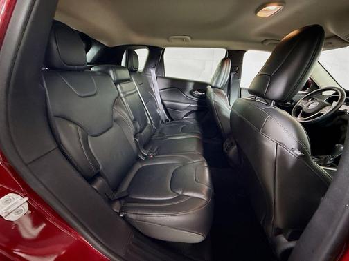 Deep Cherry Red Crystal Pearlcoat 2016 Jeep Cherokee Limited
