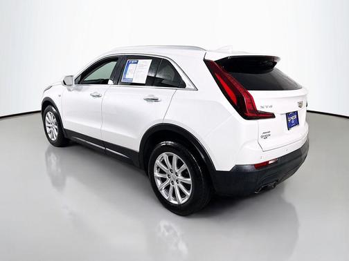 Crystal White Tri-Coat 2019 Cadillac XT4 Luxury