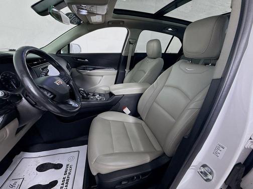 Crystal White Tri-Coat 2019 Cadillac XT4 Luxury