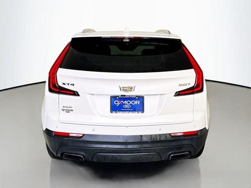 Crystal White Tri-Coat 2019 Cadillac XT4 Luxury