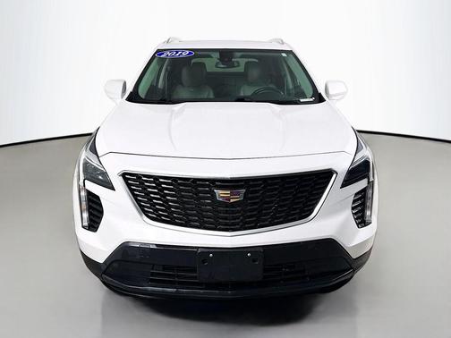 Crystal White Tri-Coat 2019 Cadillac XT4 Luxury