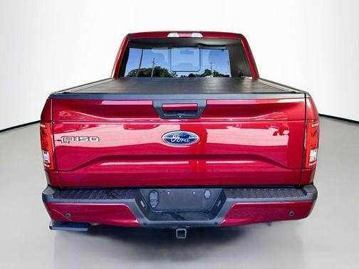 Ruby Red Metallic Tinted Clearcoat 2016 Ford F-150 XLT