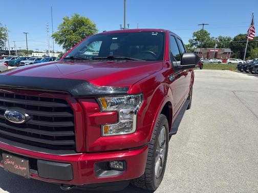 Ruby Red Metallic Tinted Clearcoat 2016 Ford F-150 XLT