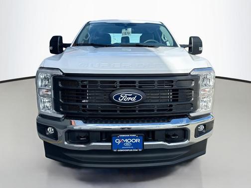 Oxford White 2027 Ford F-250 XL