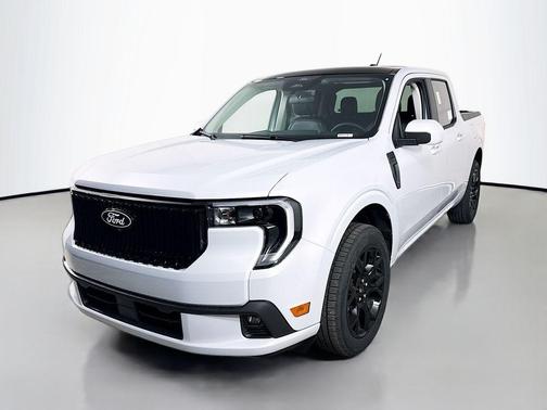 Space White Metallic 2026 Ford Maverick Lobo Standard