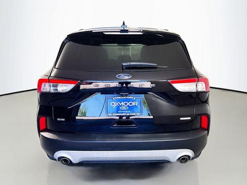 Agate Black Metallic 2020 Ford Escape SE