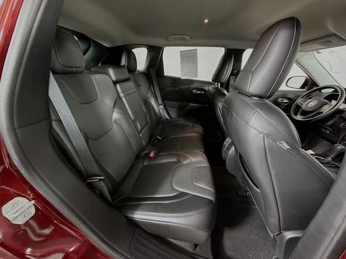 Velvet Red Pearlcoat 2019 Jeep Cherokee Limited