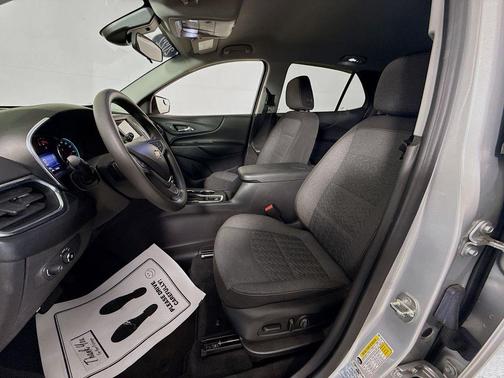 Silver Ice Metallic 2022 Chevrolet Equinox 1LT