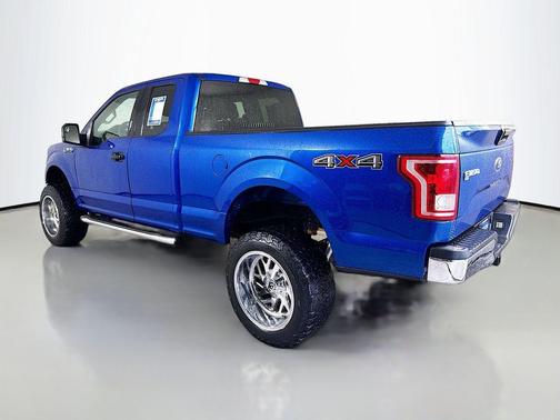Lightning Blue 2017 Ford F-150 XLT