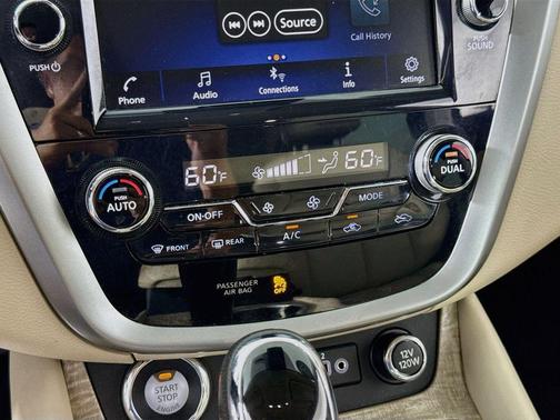 Pearl White Tri-Coat 2022 Nissan Murano SV