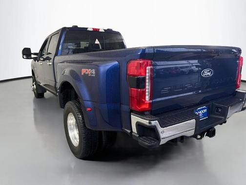 Neptune Blue 2027 Ford F-350 Lariat Super Duty
