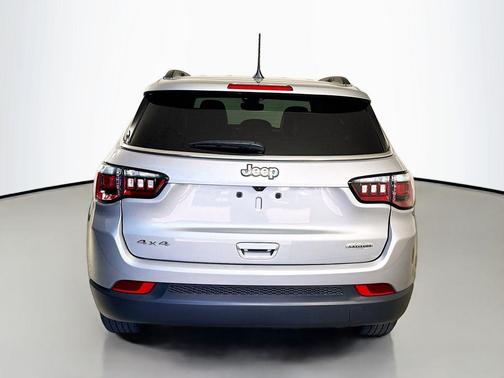 Billet Silver Metallic Clearcoat 2023 Jeep Compass Latitude