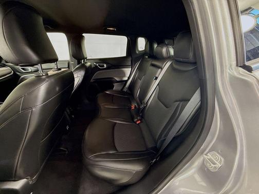 Billet Silver Metallic Clearcoat 2023 Jeep Compass Latitude