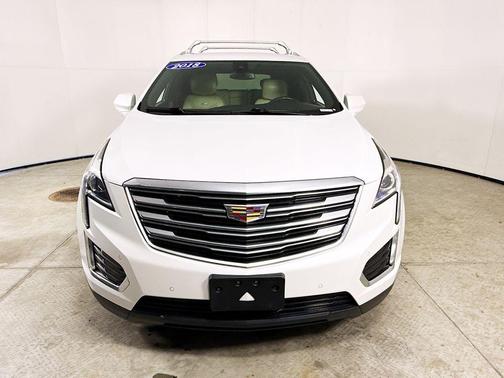 Crystal White Tri-Coat 2018 Cadillac XT5 Luxury