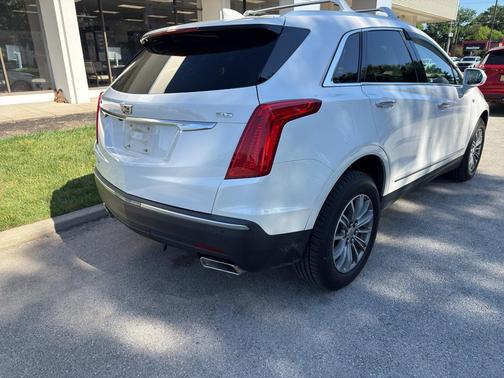 Crystal White Tri-Coat 2018 Cadillac XT5 Luxury