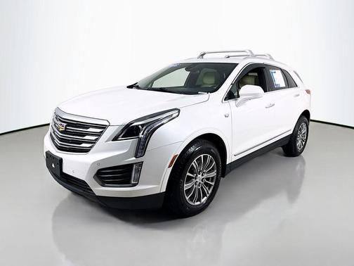 Crystal White Tri-Coat 2018 Cadillac XT5 Luxury