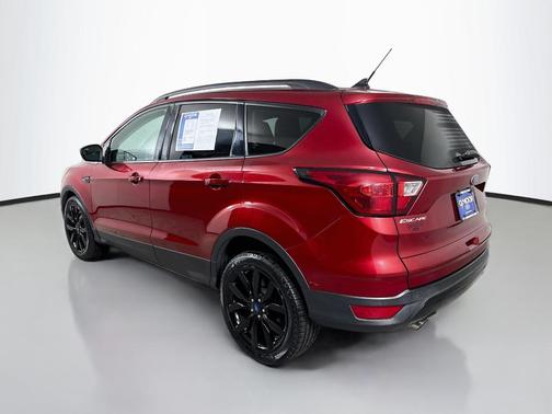 Ruby Red Metallic Tinted Clearcoat 2019 Ford Escape SE