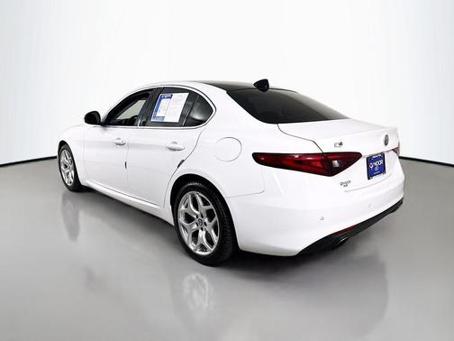 Alfa White 2018 Alfa Romeo Giulia Ti