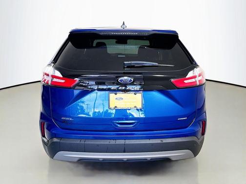 Atlas Blue Metallic 2022 Ford Edge SEL