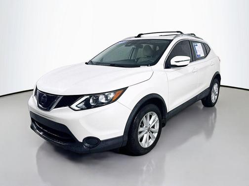White 2019 Nissan Rogue Sport SV