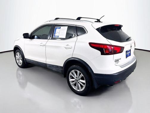White 2019 Nissan Rogue Sport SV