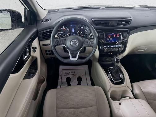 White 2019 Nissan Rogue Sport SV
