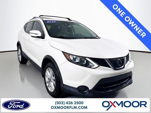 White 2019 Nissan Rogue Sport SV