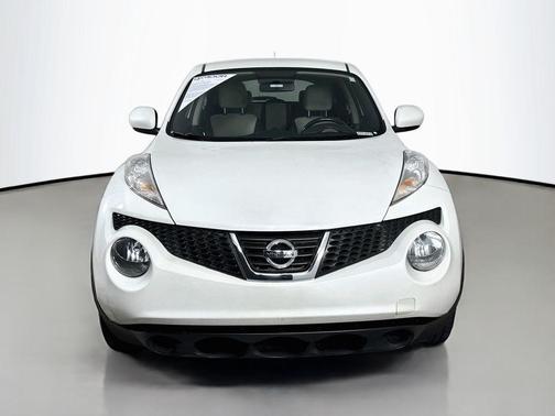 Pearl White 2014 Nissan Juke SV