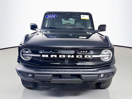 Shadow Black 2024 Ford Bronco Outer Banks