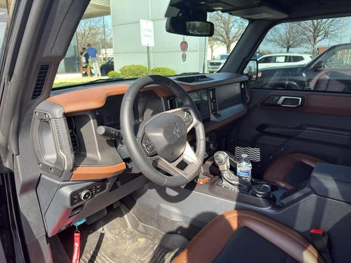 Shadow Black 2024 Ford Bronco Outer Banks