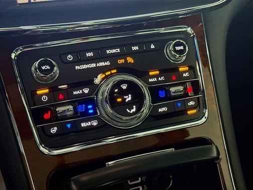 Black Velvet 2018 Lincoln Continental Select