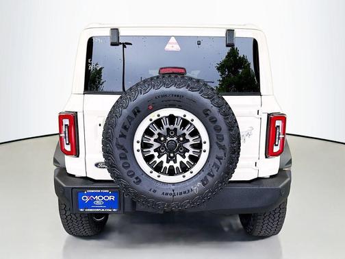 Wimbledon White 2026 Ford Bronco Outer Banks