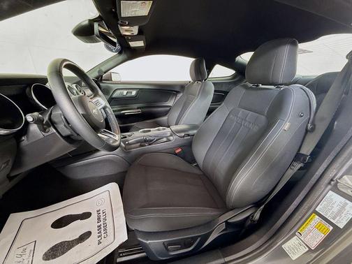 2021 Ford Mustang EcoBoost