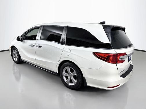 White Diamond Pearl 2019 Honda Odyssey EX-L