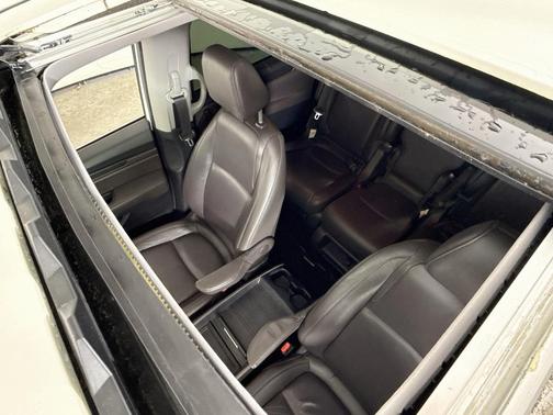 White Diamond Pearl 2019 Honda Odyssey EX-L