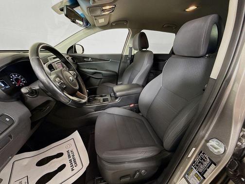 Titanium Silver 2016 Kia Sorento LX