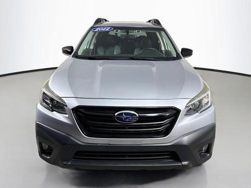 Ice Silver Metallic 2022 Subaru Outback Onyx Edition XT
